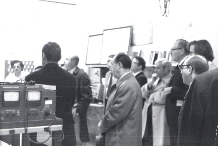 Group portrait / Sherman Fairchild Center for the Physical Sciences ...